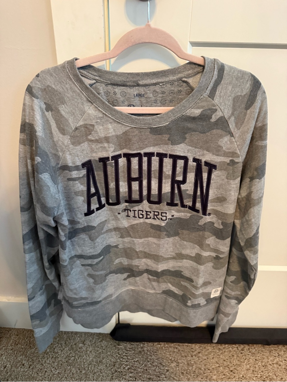 Auburn Tigers Women's Gray Camo Sweatshirt